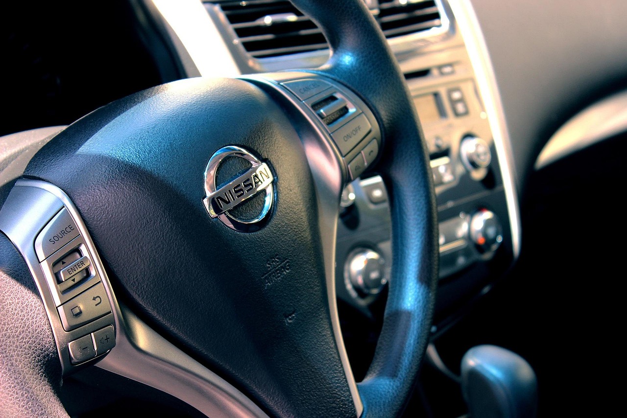 Vanzare auto. Cum se face ajustarea TVA in cazul vanzarii unui autoturism dedus cu 50%