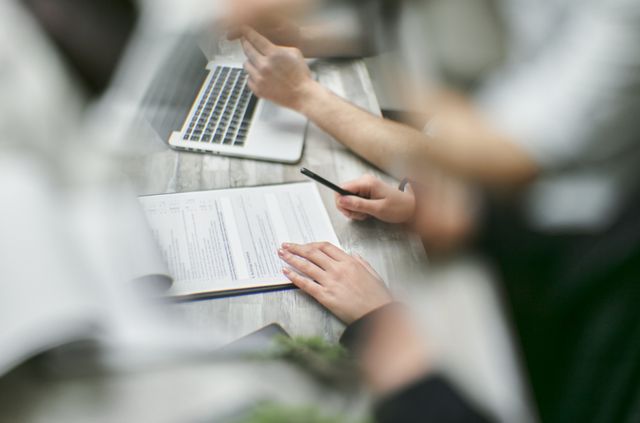 TVA la incasare livrari societati afiliate si neafiliate reguli exigibilitate si deducere