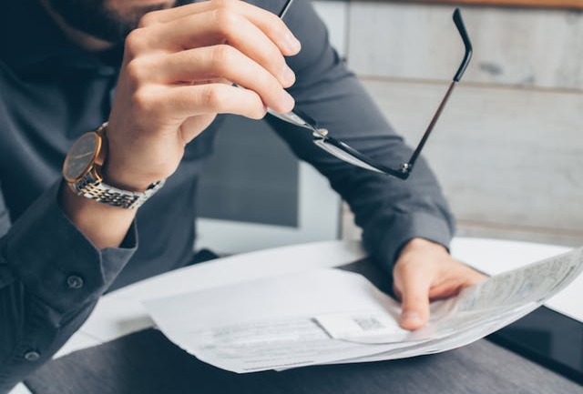 facturile in sistemul TVA la incasare cand colectezi deduci si ce risti daca raportezi gresit