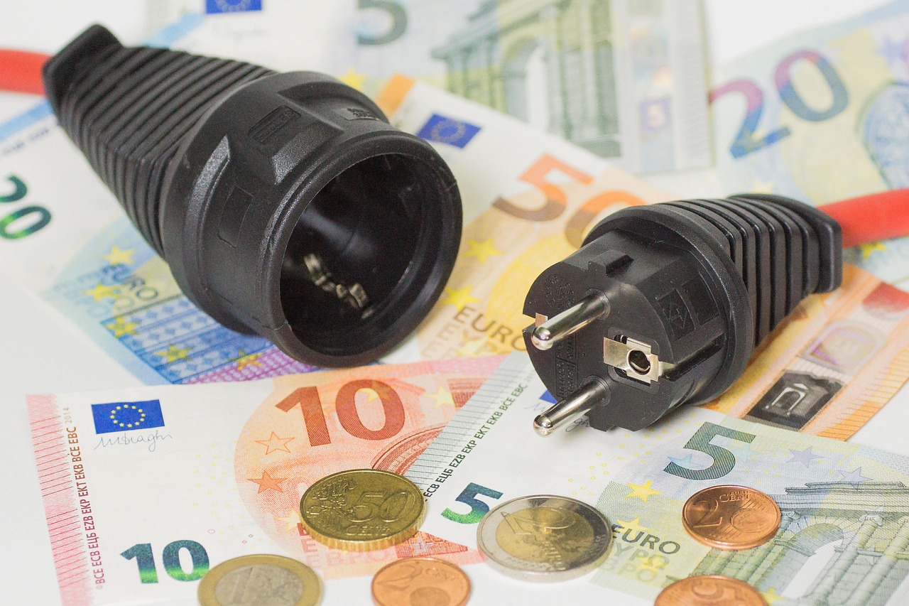 Factura electrica. Cota pentru facturile de pana la 31 iulie 2025, in contextul majorarii TVA
