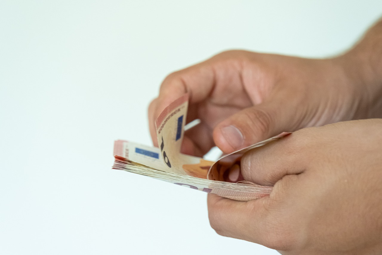 Distribuire dividende catre persoane fizice. Ce OBLIGATII fiscale exista