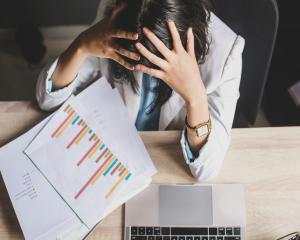 5 motive sa treci la o aplicatie de pontaj si resurse umane